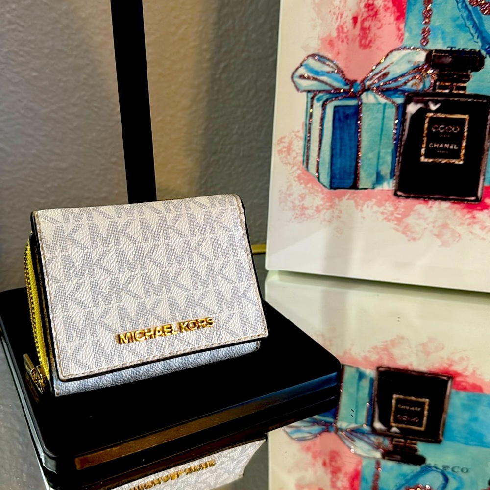 Michael Kors Wallet NWOT